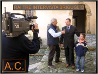 Si � conclusa la seconda giornata ortodossa nel monastero della SS. Annunciazione di Mandanici. Al mattino tra canti e incensi si � svolta la liturgia pontificale presieduta da S.Em. Ghennadios. In contemporanea nella corte centrale � stato celebrato il battesimo di Elisabetta Angelica una bella bambina rumena proveniente da Canicatt�  (SR). Le cerimonie sono state riprese dalle telecamere di RAI 3