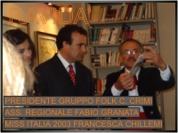 Ingrandimento immagine - Ass. Granata e Miss Italia 2003 Chillemi in visita alla Biblioteca