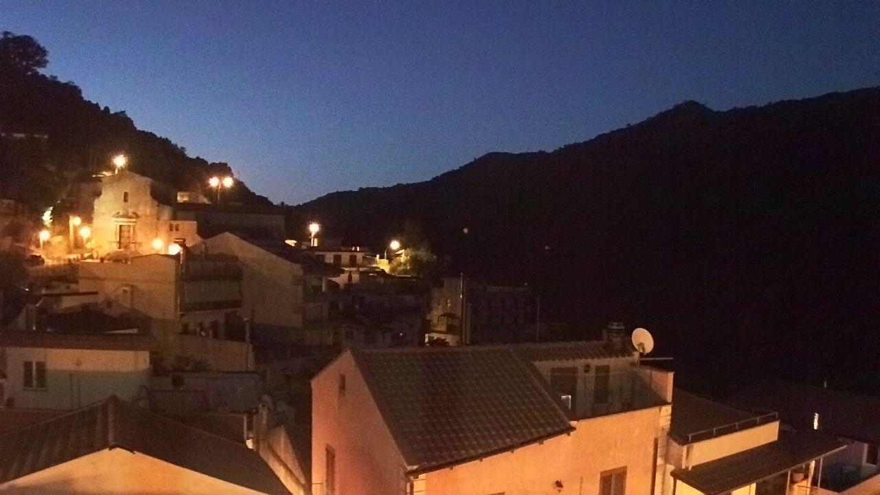 Mandanici › South-east: Sicilia, Italia: Chiesa SS. Trinità e la valla